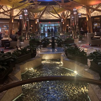 Mohegan Sun - Hotel lobby - Hotels Near Me - Uncasville, Connecticut
