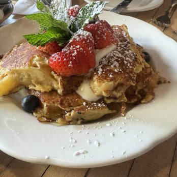 Bryn Mawr Breakfast Club - Bread Pudding French Toast - Breakfast & Brunch Near Me - Chicago, Illinois Bryn Mawr Breakfast Club - Bread Pudding French Toast - Breakfast & Brunch Near Me - Chicago, Illinois