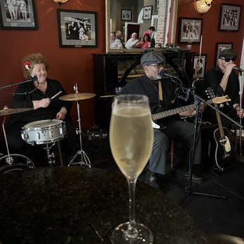 21st Amendment at La Louisiane - Prosecco - Bars Near Me - New Orleans, Louisiana