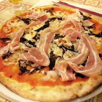 La Basilicata - Pizza senza glutine con radicchio e pancetta - Pizza Near Me - Milan, Michigan La Basilicata - Pizza senza glutine con radicchio e pancetta - Pizza Near Me - Milan, Michigan