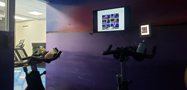 Hollywood Health Club by null