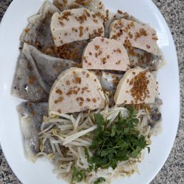 Banh cuon cha lua