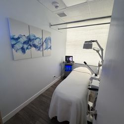 One of the treatment rooms- Honolulu Spa and Wellness