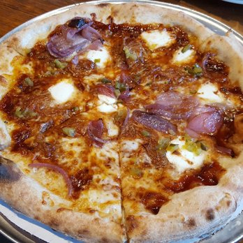 Masthead Brewing - Pork pizza - Breweries Near Me - Cleveland, Ohio