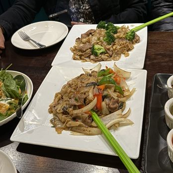 Mint Leaf Thai Cuisine - 42. Pad See Ewe - Thai Near Me - Newport Beach, California Mint Leaf Thai Cuisine - 42. Pad See Ewe - Thai Near Me - Newport Beach, California
