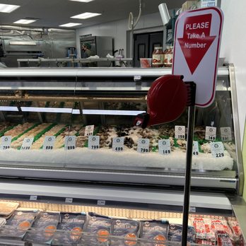 Berkeley Bowl Marketplace - 5/16/22 Seafood Department - Grocery Near Me - Berkeley, California Berkeley Bowl Marketplace - 5/16/22 Seafood Department - Grocery Near Me - Berkeley, California