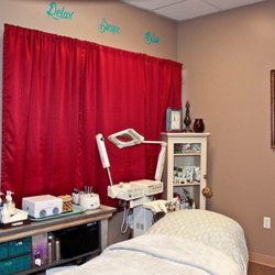 Body Bliss Skin & Wax Studio - Facial, back facial, microdermabrasion, chemical peel and body waxing treatment room. Very private & comfortable for all your needs!