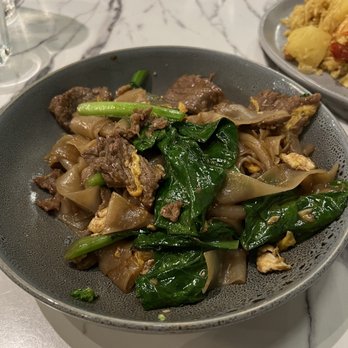 Kin Long Beach - Pad See Ewe - Thai Near Me - Long Beach, California