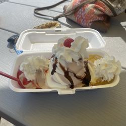 The Tusky Dugout - Banana split
