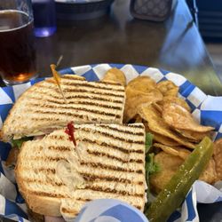 Delly Up - Tavern Club