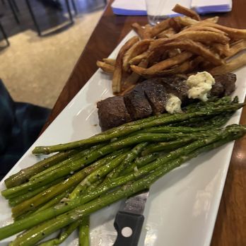 Big Ditch Brewing - Steak Frites Large Plate - not that large - New American Near Me - Buffalo, New York Big Ditch Brewing - Steak Frites Large Plate - not that large - New American Near Me - Buffalo, New York
