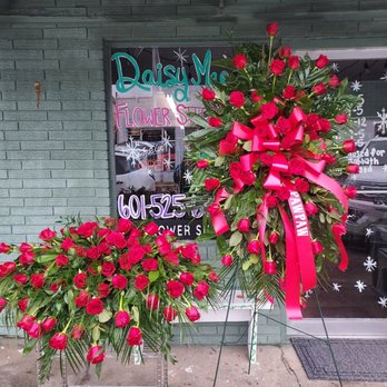 Daisy Mae Flower Shop - a casket spray and matching Grandkids stand - Florists Near Me - Leakesville, Mississippi Daisy Mae Flower Shop - a casket spray and matching Grandkids stand - Florists Near Me - Leakesville, Mississippi