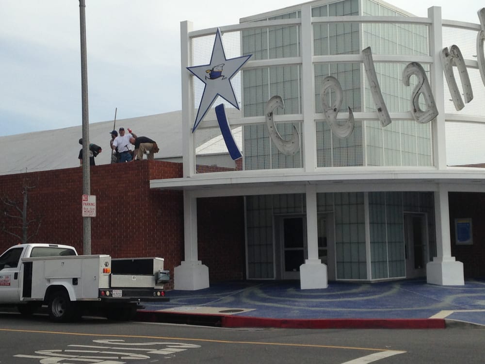 Slide of Hector's Roofing