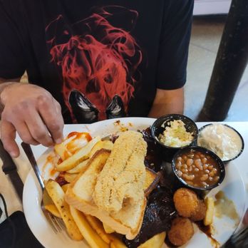 Blues City Cafe - Southern Near Me - Memphis, Tennessee