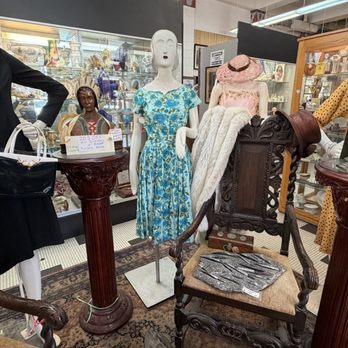 Alamo Antique Mall - Antiques Near Me - San Antonio, Texas Alamo Antique Mall - Antiques Near Me - San Antonio, Texas