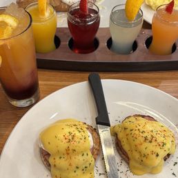 Classic Eggs Benedict Classic Eggs Benedict