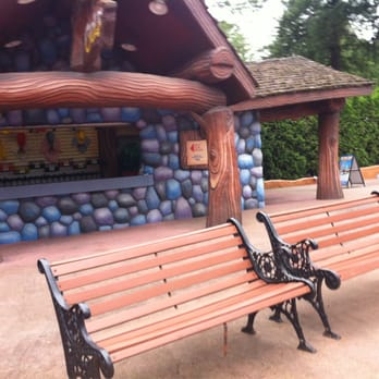 Giggle Ridge - Mini Golf Near Me - Cultus Lake, British Columbia Giggle Ridge - Mini Golf Near Me - Cultus Lake, British Columbia