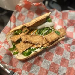 Pho Real - Bani mi Tofu