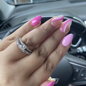 Hatch Nail Bar - Looks better than the inspiration picture I came in with! - Nail Salons Near Me - Suffolk, Virginia