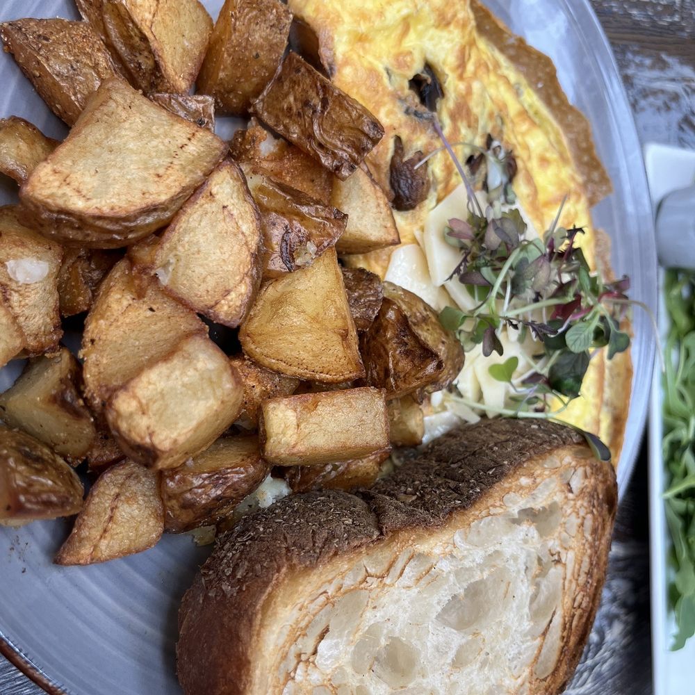 Mack's - Fungi omelette - Breakfast & Brunch Near Me - Babylon, New York Mack's - Fungi omelette - Breakfast & Brunch Near Me - Babylon, New York