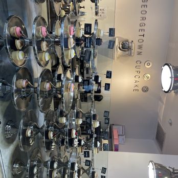 Georgetown Cupcake - Cupcakes Near Me - Washington, DC, District of Columbia