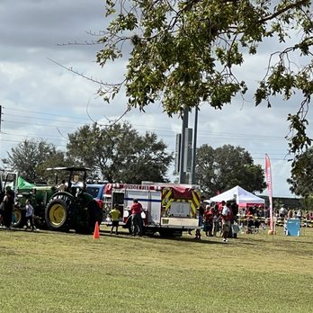 East Central Park - Parks Near Me - Dundee, Florida