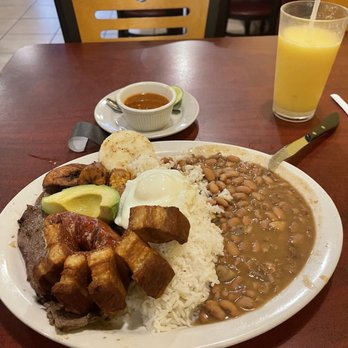 El Cafetal - Bandeja Paisa with a Passion Fruit juice. Delicious!!! - Colombian Near Me - Indian Trail, North Carolina