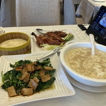 Sum Yee Kae - 43. / Roasted Duck Half Pea Shoots with Mushrooms / Crab Meat and Fish Maw Soup Pot - Dim Sum Near Me - Bellevue, Washington Sum Yee Kae - 43. / Roasted Duck Half Pea Shoots with Mushrooms / Crab Meat and Fish Maw Soup Pot - Dim Sum Near Me - Bellevue, Washington