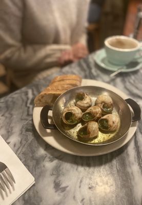 Le Petit Triangle Cafe by null