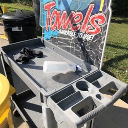 Southern Wave Express Wash - At 5:30 in the afternoon, then why are there no detailing towels to be used?