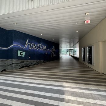 Life Time - Gyms Near Me - Houston, Texas
