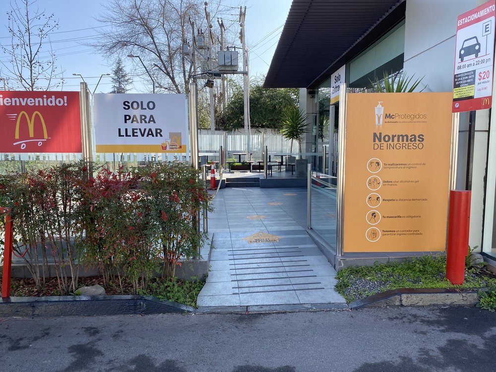 MCDONALD’S Fast Food Avenida La Dehesa 1445, RM Santiago, Chile