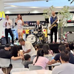 Multiplaza Arboledas - Show en Vivo