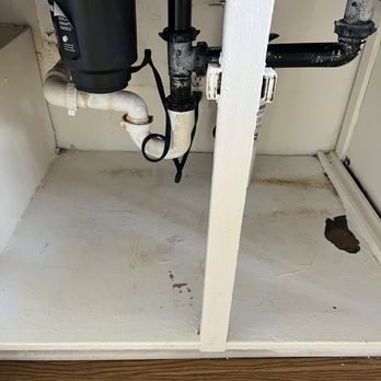 Regency Palms - Kitchen sink that was moldy and leaking I made a maintenance request for over and over again and this was "fixed" - Apartments Near Me - Huntington Beach, California Regency Palms - Kitchen sink that was moldy and leaking I made a maintenance request for over and over again and this was "fixed" - Apartments Near Me - Huntington Beach, California