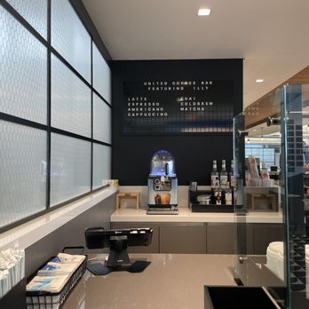United Club - Airport Lounges Near Me - Newark, New Jersey