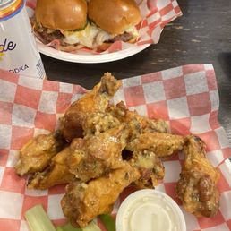 garlic parm wings and sliders garlic parm wings and sliders