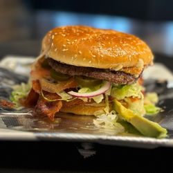 El Poblano Grill & Cantina - hamburguesa Enzo