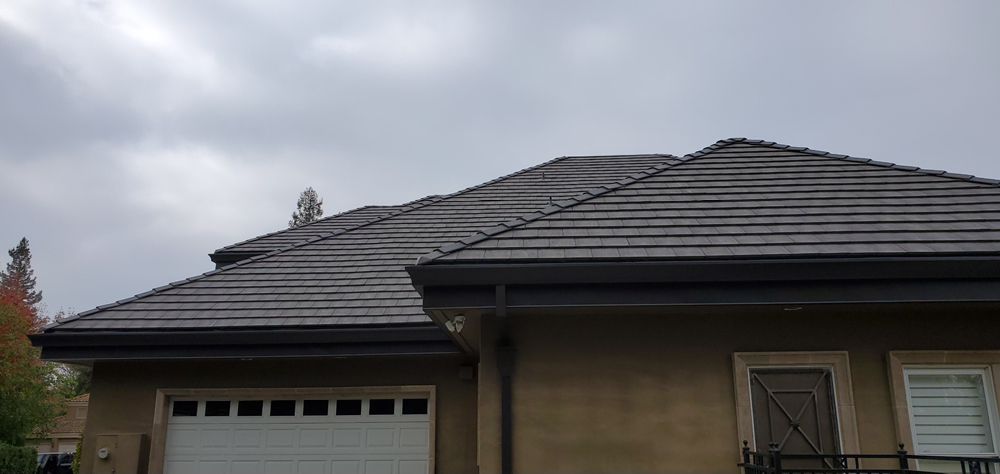 Slide of Advanced Roofing & Raingutters