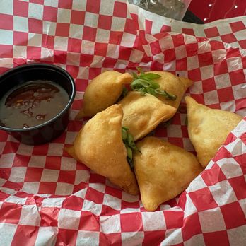 Food For Thought - Lobster rangoons - Gastropubs Near Me - Cape Neddick , Maine