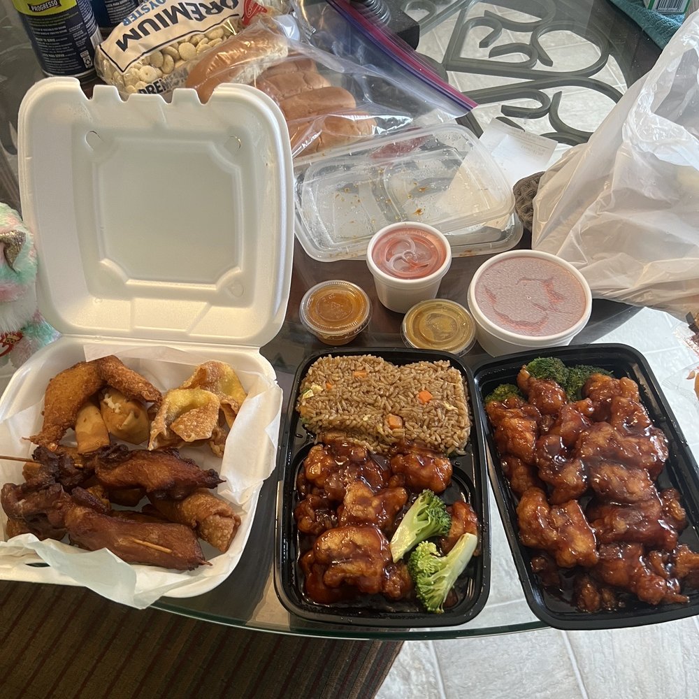 Moon Wok - To-go dishes - Chinese Near Me - Lenexa, Kansas Moon Wok - To-go dishes - Chinese Near Me - Lenexa, Kansas