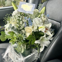 Flower arrangement Flower arrangement