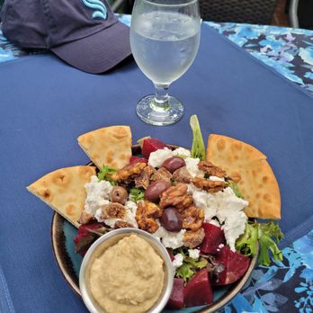 Theo's Restaurant - Theo's salad - Greek Near Me - Penticton, British Columbia