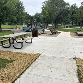 Johnson Park - Parks Near Me - Maple Bluff, Wisconsin