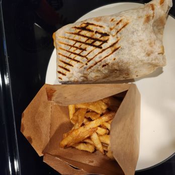 Brick'N'Cheese - Chicken and beef Medium Brick (2 proteins) Box of Fries - French Near Me - Seattle, Washington Brick'N'Cheese - Chicken and beef Medium Brick (2 proteins) Box of Fries - French Near Me - Seattle, Washington