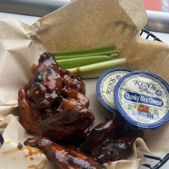 Bacardi Rum Bar & Grill - Wings - Caribbean Near Me - Miami, Florida Bacardi Rum Bar & Grill - Wings - Caribbean Near Me - Miami, Florida