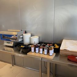Qantas International Business Lounge - Toast area