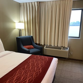 Comfort Inn River's Edge - Hotels Near Me - Huron, Ohio