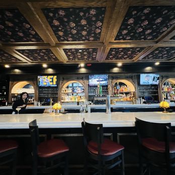 Monarch & Lion - Gorgeous Bar - British Near Me - Chicago, Illinois Monarch & Lion - Gorgeous Bar - British Near Me - Chicago, Illinois