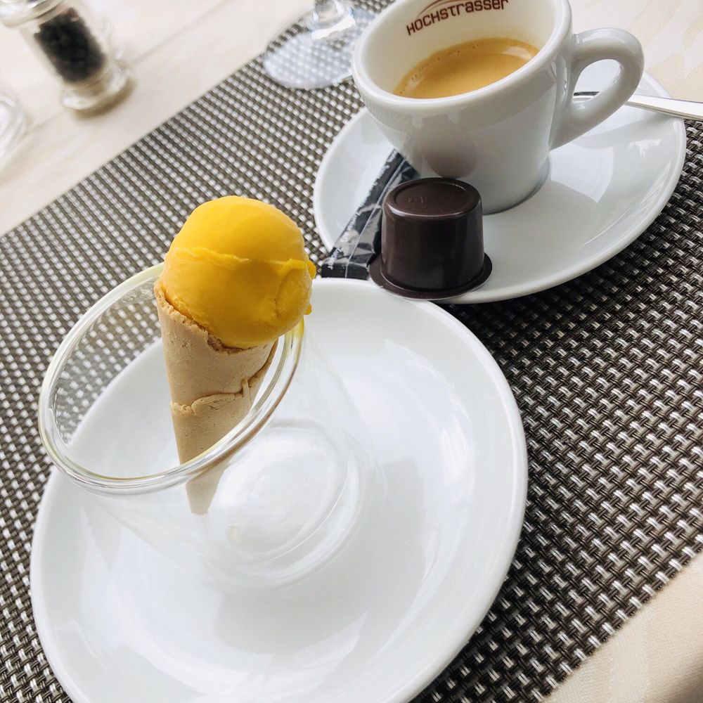 Wirtschaft zur Rosenburg - Espresso with a free mini-gelato ! - Swiss Food Near Me - Stans, NW