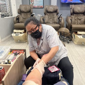 Envy Nail - She's getting these shin splints! - Nail Salons Near Me - Tampa, Florida Envy Nail - She's getting these shin splints! - Nail Salons Near Me - Tampa, Florida
